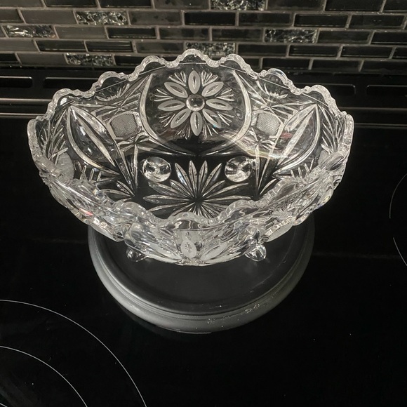 European Crystal Vegetable/ Fruit Bowl - Picture 3 of 4